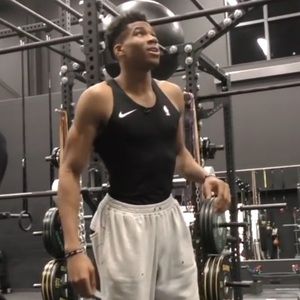 Meet your Posher, Derrick